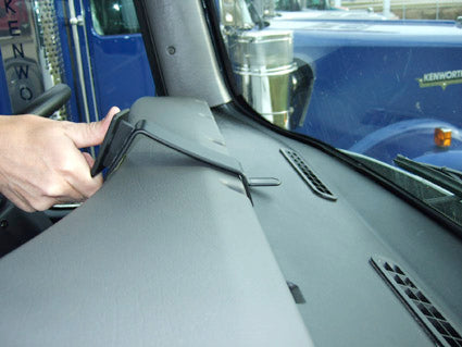 Brodit ProClip 853961 voor Kenworth W900-Series 2002-2005, Kenworth T800-Series 2002-2005 e.a. - detail van dashboardmontage