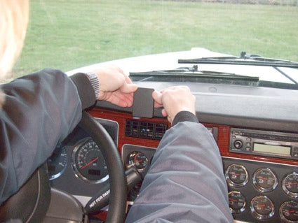 Brodit ProClip 853962 voor Kenworth W900-Series 2006-2018, Kenworth T800-Series 2006-2018 e.a. - detail van dashboardmontage