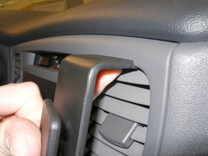 Brodit ProClip 853964 voor Kia Rio 2006-2011 en Kia Rio 2007-2011 - ProClip geplaatst in het voertuig