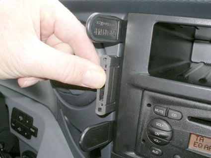 Brodit ProClip 853968 voor Iveco Daily 2006-2014 - ProClip geplaatst in het voertuig