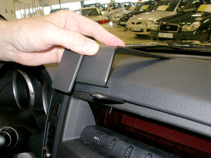 Brodit ProClip 853981 voor Mitsubishi Pajero 2007-2019 - ProClip geplaatst in het voertuig