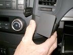 Brodit ProClip 853982 voor Mitsubishi Pajero 2007-2019 - detail van dashboardmontage