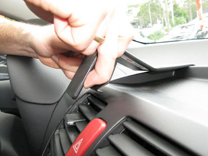 Brodit ProClip 853984 voor Toyota Auris Full Hybrid 2007-2012 en Toyota Auris 2007-2012 - ProClip geplaatst in het voertuig