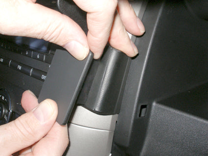 Brodit ProClip 853985 voor Toyota Auris Full Hybrid 2007-2012 en Toyota Auris 2007-2012 - ProClip geplaatst in het voertuig