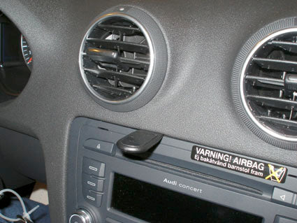 Brodit ProClip 853989 voor Audi S3 2008-2013, Audi S3 2007-2013 e.a. - montagepositie op dashboard