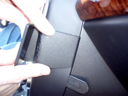 Brodit ProClip 854005 voor Land Rover LR2 2008-2015 en Land Rover Freelander 2 2007-2013 - detail van dashboardmontage