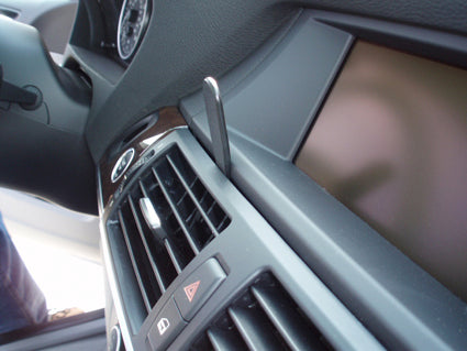 Brodit ProClip 854007 voor BMW X6 2009-2014 en BMW X5 2007-2013 - montagepositie op dashboard