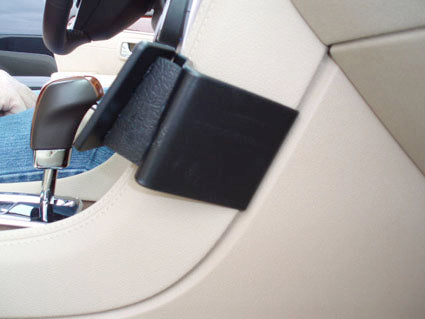 Brodit ProClip 854027 voor Cadillac SRX 2007-2009 - detail van dashboardmontage