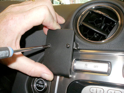Brodit ProClip 854055 voor Ford Mondeo 2008-2014 - detail van dashboardmontage