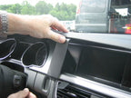 Brodit ProClip 854062 voor Audi S5 2007-2009, Audi S4 Sedan 2008-2009 e.a. - detail van dashboardmontage