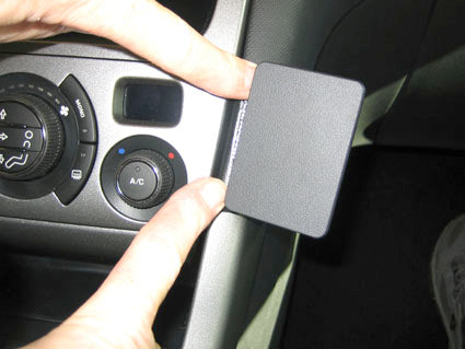 Brodit ProClip 854072 voor Peugeot 308 2008-2014 - detail van dashboardmontage