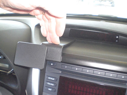Brodit ProClip 854082 voor Subaru WRX 2008-2014, Subaru Outback Sport 2008-2011 e.a. - detail van dashboardmontage