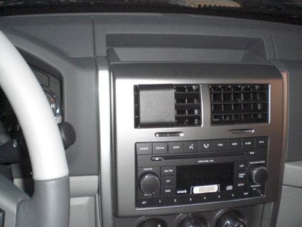 Brodit ProClip 854091 voor Jeep Liberty 2008-2012 en Jeep Cherokee 2009-2012 - detail van dashboardmontage