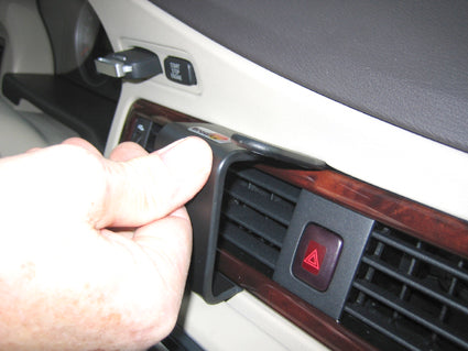 Brodit ProClip 854115 voor Volvo XC70 2008-2011, Volvo V70 II 2008-2011 en Volvo S80 2007-2011 - ProClip geplaatst in het voertuig