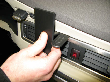 Brodit ProClip 854129 voor Volvo XC70 2008-2011, Volvo V70 II 2008-2011 en Volvo S80 2007-2011 - ProClip geplaatst in het voertuig