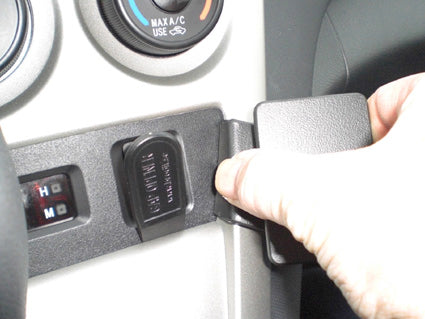 Brodit ProClip 854142 voor Pontiac Vibe 2009-2010 en Toyota Matrix 2009-2013 - ProClip geplaatst in het voertuig