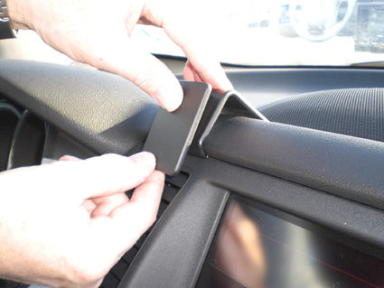 Brodit ProClip 854149 voor Nissan Murano 2009-2014 en Nissan CrossCabriolet 2009-2014 - detail van dashboardmontage