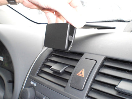 Brodit ProClip 854164 voor Toyota Corolla 2009-2011 - ProClip geplaatst in het voertuig