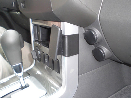 Brodit ProClip 854196 voor Nissan Pathfinder 2010-2012 en Nissan Pathfinder 2008-2012 - detail van dashboardmontage
