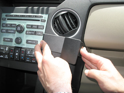 Brodit ProClip 854198 voor Honda Pilot 2009-2015 - detail van dashboardmontage