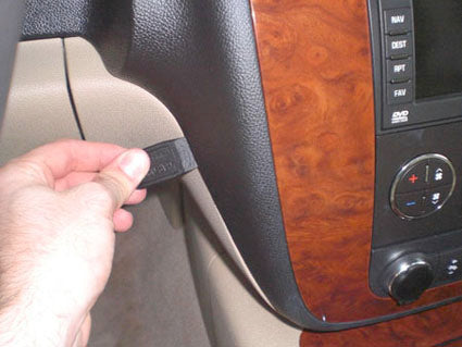 Brodit ProClip 854202 voor Chevrolet Tahoe 2007-2014, Chevrolet Suburban 2007-2014 e.a. - montagepositie op dashboard