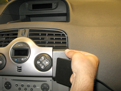 Brodit ProClip 854207 voor Renault Kangoo 2008-2013 - detail van dashboardmontage