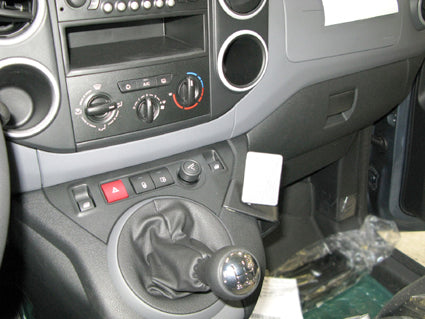 Brodit ProClip 854210 voor Citroen Berlingo Transport 2008-2018, Citroen Berlingo Family 2008-2018 en Peugeot Partner 2008-2018 - installatiepositie
