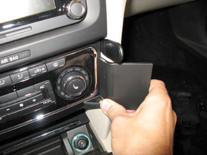 Brodit ProClip 854219 voor Skoda Superb 2009-2015 - detail van dashboardmontage