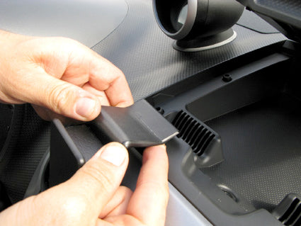 Brodit ProClip 854220 voor Opel Agila 2008-2015 en Suzuki Splash 2008-2014 - ProClip geplaatst in het voertuig