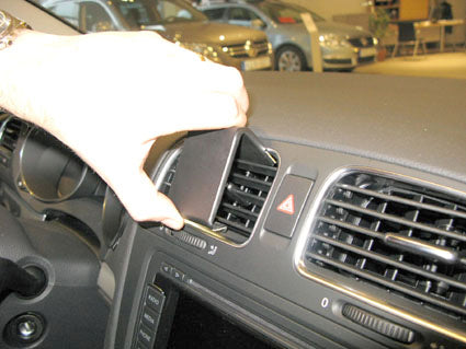 Brodit ProClip 854260 voor Volkswagen Jetta SportsWagen 2010-2014, Volkswagen GTI 2010-2014 e.a. - ProClip geplaatst in het voertuig