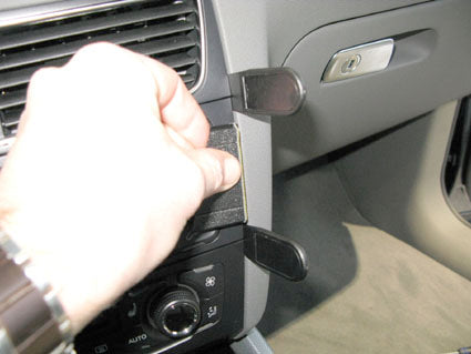 Brodit ProClip 854264 voor Audi Q5 2009-2014 - montagepositie op dashboard