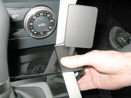 Brodit ProClip 854269 voor Mercedes Benz GLK-Class 2008-2012 - montagepositie op dashboard