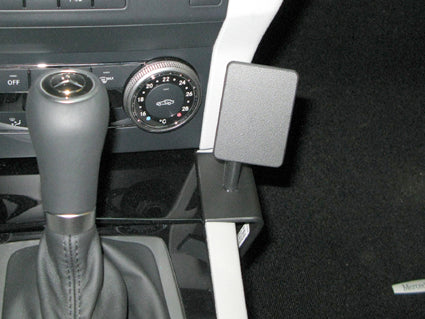 Brodit ProClip 854269 voor Mercedes Benz GLK-Class 2008-2012 - detail van dashboardmontage