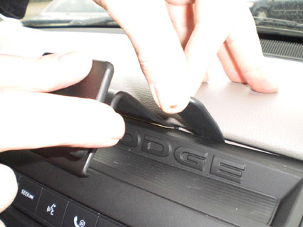 Brodit ProClip 854301 voor Dodge Ram Pick Up 4500/5500 2010-2012, Dodge Ram Pick Up 2500/3500 2010-2012 e.a. - montagepositie op dashboard