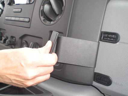 Brodit ProClip 854311 voor Ford E-Series 150 2009-2016 - detail van dashboardmontage