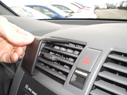 Brodit ProClip 854316 voor Kia Borrego 2009-2010 - montagepositie op dashboard