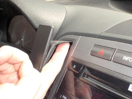 Brodit ProClip 854326 voor Toyota Venza 2009-2012 - detail van dashboardmontage