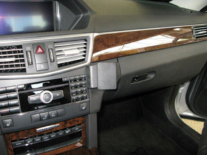 Brodit ProClip 854331 voor Mercedes Benz E-Class, Stationwagon 2010-2013, Mercedes Benz E-Class, Sedan 2009-2013 en Mercedes Benz E-Class, Sedan 2010-2014 - installatiepositie