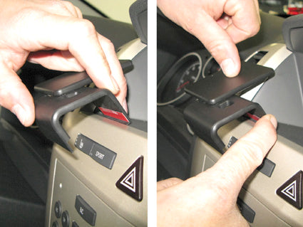 Brodit ProClip 854335 voor Opel Zafira B 2005-2011 - ProClip geplaatst in het voertuig