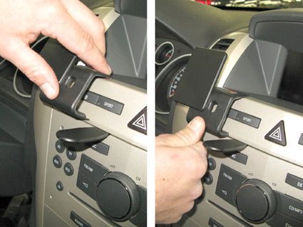 Brodit ProClip 854335 voor Opel Zafira B 2005-2011 - detail van dashboardmontage