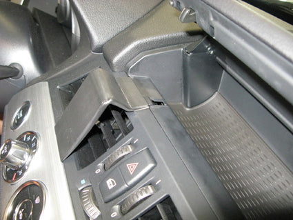 Brodit ProClip 854347 voor BMW Z4 2009-2016 - detail van dashboardmontage