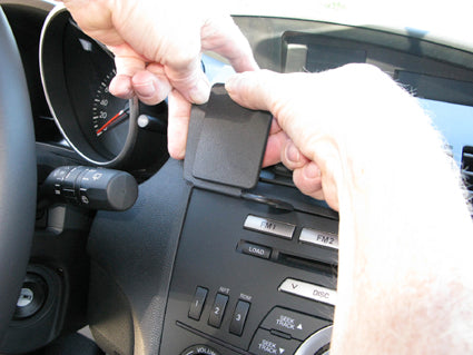 Brodit ProClip 854352 voor Mazda 3 2010-2013 - ProClip geplaatst in het voertuig