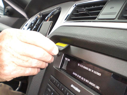 Brodit ProClip 854365 voor Ford Mustang 2010-2014 - montagepositie op dashboard
