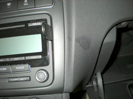 Brodit ProClip 854383 voor Volkswagen Polo 2010-2014 - montagepositie op dashboard