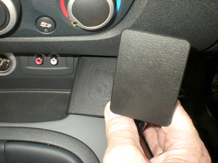 Brodit ProClip 854391 voor Renault Scénic 2010-2016 - montagepositie op dashboard