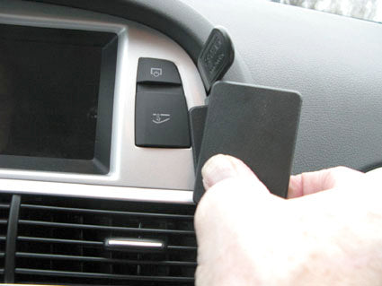 Brodit ProClip 854430 voor Audi S6 2010 en Audi A6 2010 - detail van dashboardmontage