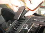 Brodit ProClip 854432 voor Volkswagen T5 Transporter/Pickup 2010-2015 en Volkswagen Caravelle 2010-2015 - detail van dashboardmontage