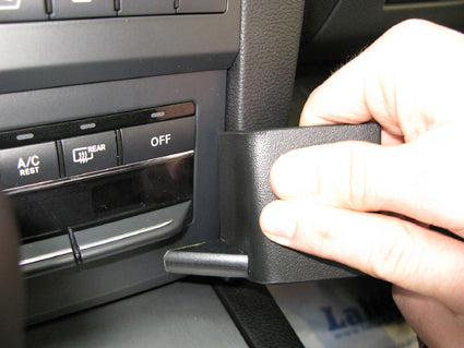 Brodit ProClip 854460 voor Mercedes Benz E-Class, Coupé 2010-2017 en Mercedes Benz E-Class, Convertible 2010-2014 - ProClip geplaatst in het voertuig
