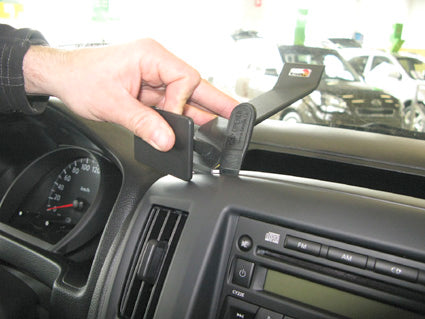 Brodit ProClip 854463 voor Nissan NV200 2015-2023, Nissan NV200 2010-2014 e.a. - montagepositie op dashboard