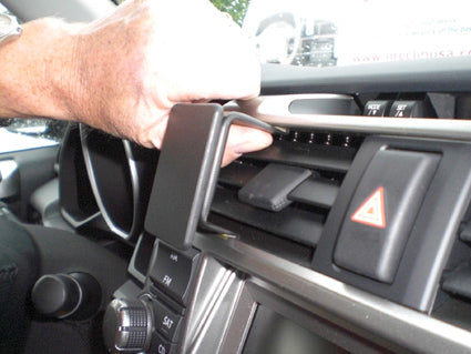 Brodit ProClip 854490 voor Toyota 4Runner 2010-2024 - detail van dashboardmontage